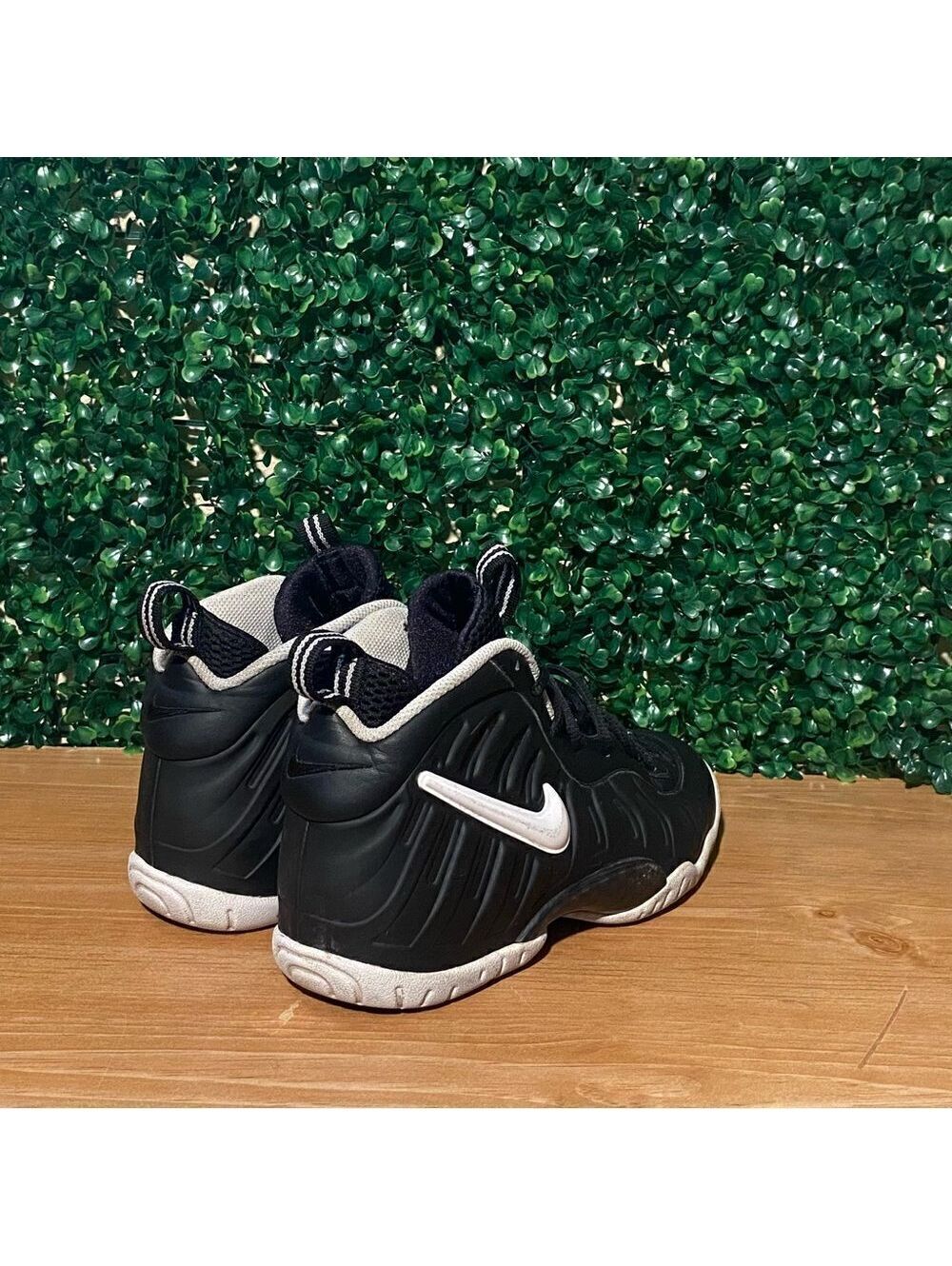 Nike Little Posite Pro GS Dr. Doom Black/White - Picture 2 of 4